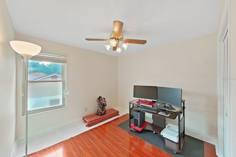House in Brandon, Florida 4 bedrooms, 207.64 sq.m. № 2199972 - photo 18