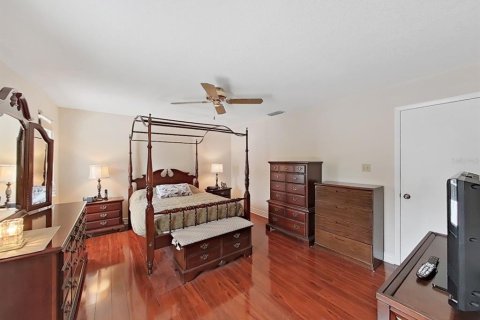 House in Brandon, Florida 4 bedrooms, 207.64 sq.m. № 2199972 - photo 14