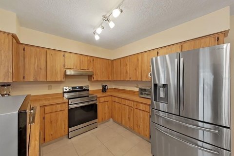 House in Brandon, Florida 4 bedrooms, 207.64 sq.m. № 2199972 - photo 10