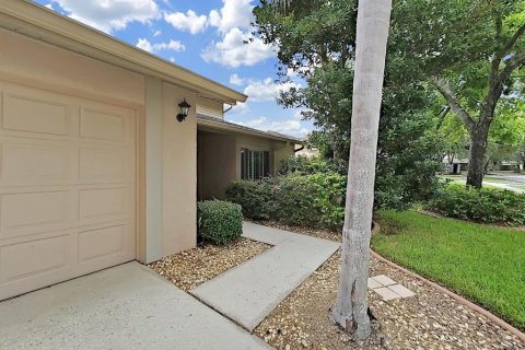 House in Brandon, Florida 4 bedrooms, 207.64 sq.m. № 2199972 - photo 27