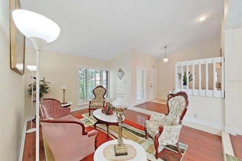 House in Brandon, Florida 4 bedrooms, 207.64 sq.m. № 2199972 - photo 6