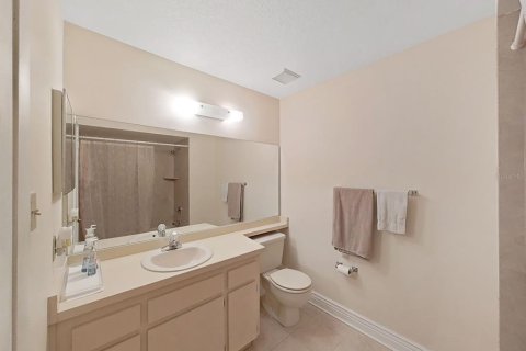 House in Brandon, Florida 4 bedrooms, 207.64 sq.m. № 2199972 - photo 21