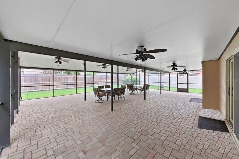 House in Brandon, Florida 4 bedrooms, 207.64 sq.m. № 2199972 - photo 23
