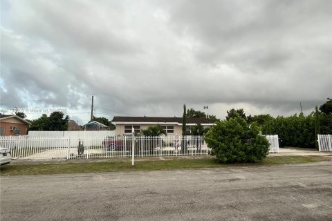 Villa ou maison à vendre à Homestead, Floride: 4 chambres, 119.47 m2 № 1865502 - photo 1