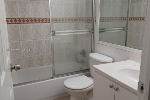 Condo in North Miami Beach, Florida, 2 bedrooms  № 1953102 - photo 21