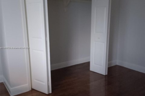 Condo in North Miami Beach, Florida, 2 bedrooms  № 1953102 - photo 20