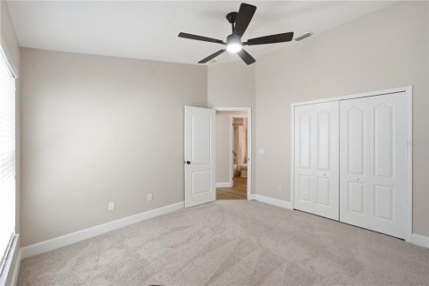House in Oviedo, Florida 4 bedrooms, 178.37 sq.m. № 2203503 - photo 15