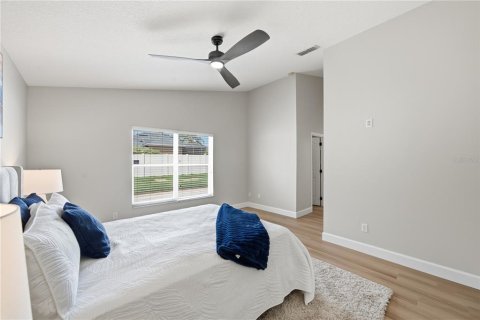 House in Oviedo, Florida 4 bedrooms, 178.37 sq.m. № 2203503 - photo 9