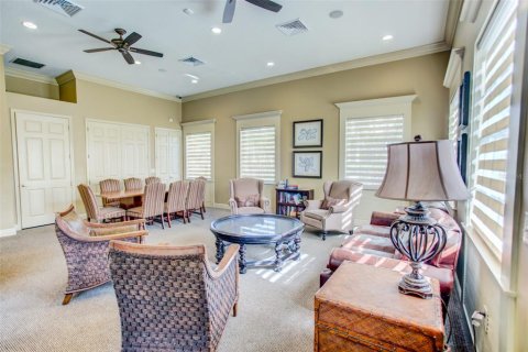 House in Oviedo, Florida 4 bedrooms, 178.37 sq.m. № 2203503 - photo 28