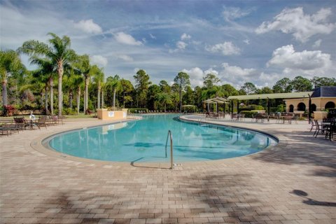 House in Oviedo, Florida 4 bedrooms, 178.37 sq.m. № 2203503 - photo 18