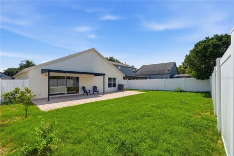 House in Oviedo, Florida 4 bedrooms, 178.37 sq.m. № 2203503 - photo 29