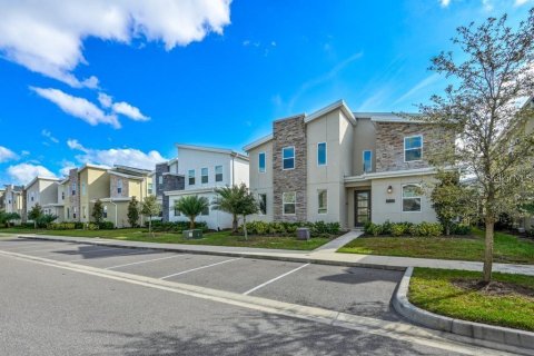 Villa ou maison à vendre à Kissimmee, Floride: 8 chambres, 398.46 m2 № 2145008 - photo 4