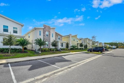 Villa ou maison à vendre à Kissimmee, Floride: 8 chambres, 398.46 m2 № 2145008 - photo 3