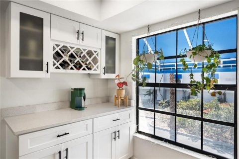 Townhouse in Tierra Verde, Florida 2 bedrooms, 137.03 sq.m. № 2322921 - photo 7