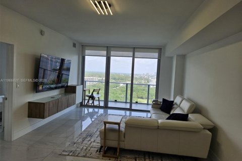Condo in North Miami Beach, Florida, 1 bedroom  № 2028995 - photo 4