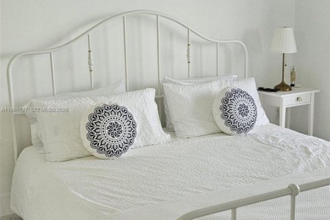 Condo in North Miami Beach, Florida, 1 bedroom  № 2028995 - photo 8