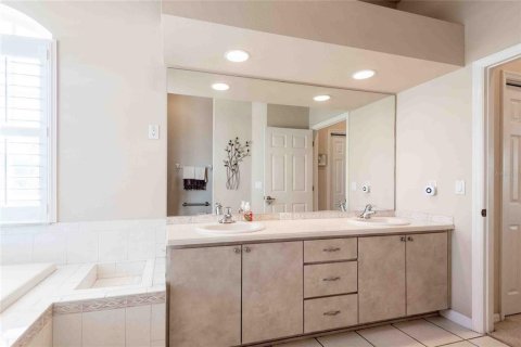 Casa en venta en Land O' Lakes, Florida, 3 dormitorios, 217.02 m2 № 2120315 - foto 29