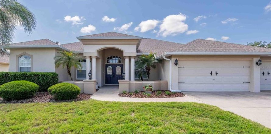 Casa en Land O' Lakes, Florida 3 dormitorios, 217.02 m2 № 2120315