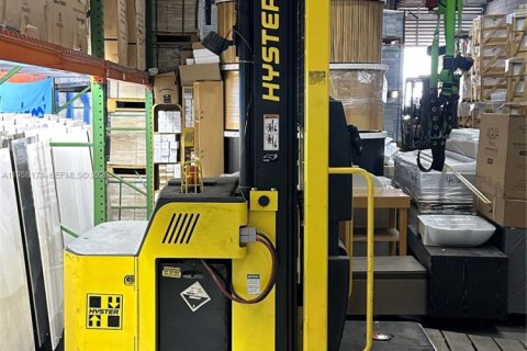 Commercial property in Doral, Florida № 2020677 - photo 24