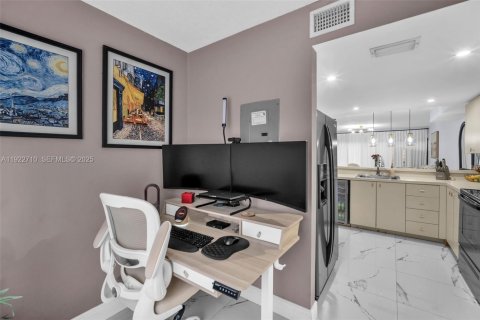 Touwnhouse à vendre à Davie, Floride: 2 chambres, 123.37 m2 № 1977431 - photo 13