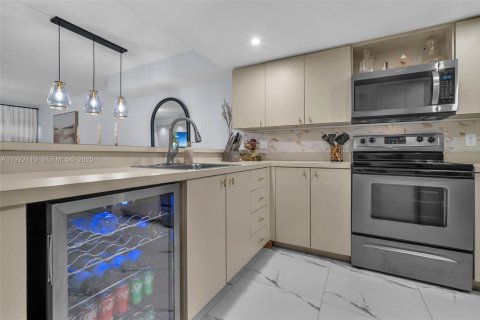 Touwnhouse à vendre à Davie, Floride: 2 chambres, 123.37 m2 № 1977431 - photo 10