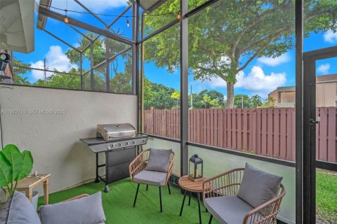 Touwnhouse à vendre à Davie, Floride: 2 chambres, 123.37 m2 № 1977431 - photo 25