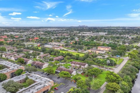 Touwnhouse à vendre à Davie, Floride: 2 chambres, 123.37 m2 № 1977431 - photo 29