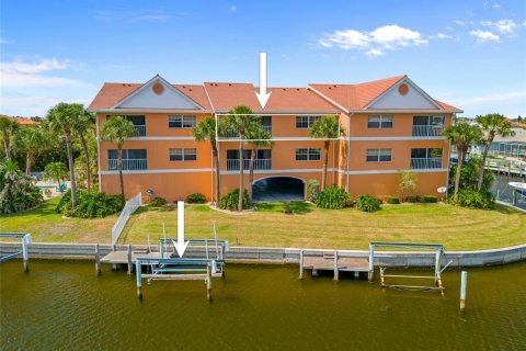 Condo in Punta Gorda, Florida, 3 bedrooms  № 1663299 - photo 2