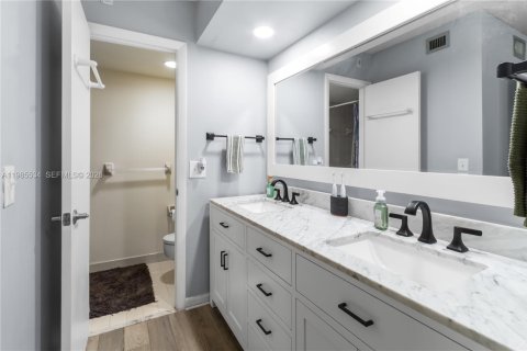Condominio en venta en Davie, Florida, 2 dormitorios, 114.27 m2 № 2047100 - foto 10