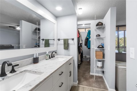Condominio en venta en Davie, Florida, 2 dormitorios, 114.27 m2 № 2047100 - foto 11