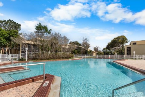 Condominio en venta en Davie, Florida, 2 dormitorios, 114.27 m2 № 2047100 - foto 19