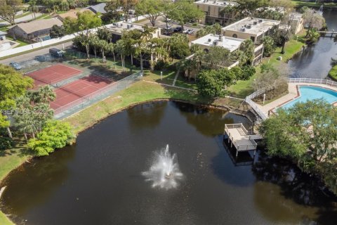 Condominio en venta en Davie, Florida, 2 dormitorios, 114.27 m2 № 2047100 - foto 17