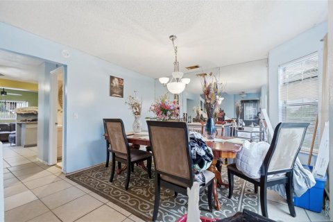 Villa ou maison à vendre à Orlando, Floride: 3 chambres, 161.65 m2 № 2209805 - photo 4
