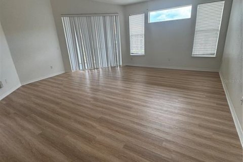 Condominio en alquiler en Orlando, Florida, 2 dormitorios, 98.85 m2 № 1882873 - foto 11