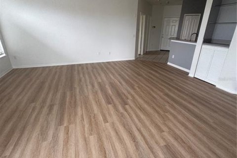 Condominio en alquiler en Orlando, Florida, 2 dormitorios, 98.85 m2 № 1882873 - foto 9