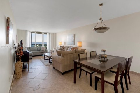Condo à Sunny Isles Beach, Floride, 1 chambre  № 1996542