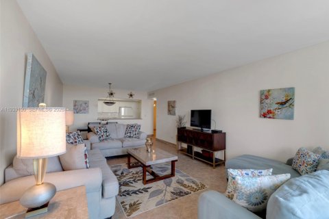 Copropriété à louer à Sunny Isles Beach, Floride: 1 chambre, 93.37 m2 № 1996542 - photo 6