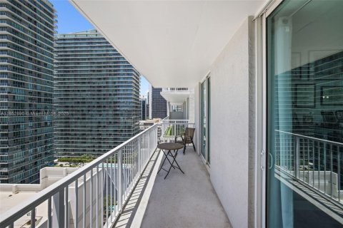 Condo in Miami, Florida, 1 bedroom  № 1892015 - photo 19