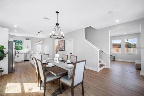 Villa ou maison à vendre à Saint Petersburg, Floride: 5 chambres, 267.65 m2 № 2091434 - photo 3