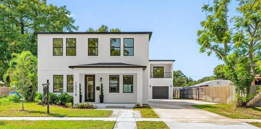 Villa ou maison à Saint Petersburg, Floride 5 chambres, 267.65 m2 № 2091434