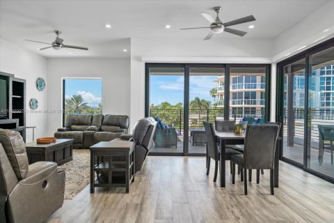 Villa ou maison à louer à Hollywood, Floride: 4 chambres, 254.18 m2 № 1951891 - photo 13