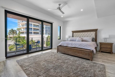 Villa ou maison à louer à Hollywood, Floride: 4 chambres, 254.18 m2 № 1951891 - photo 24