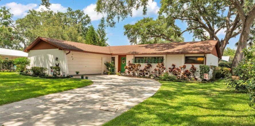 House in Lakeland, Florida 3 bedrooms, 161.65 sq.m. № 1751001