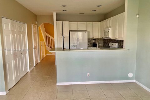 Adosado en venta en Lauderdale Lakes, Florida, 2 dormitorios, 146.23 m2 № 1945847 - foto 3