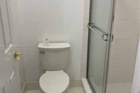Adosado en venta en Lauderdale Lakes, Florida, 2 dormitorios, 146.23 m2 № 1945847 - foto 11