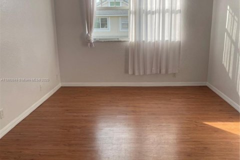 Adosado en venta en Lauderdale Lakes, Florida, 2 dormitorios, 146.23 m2 № 1945847 - foto 6