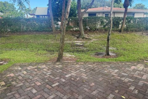 Adosado en venta en Lauderdale Lakes, Florida, 2 dormitorios, 146.23 m2 № 1945847 - foto 19