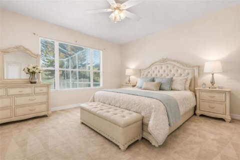 House in Tampa, Florida 4 bedrooms, 204.29 sq.m. № 2139998 - photo 10