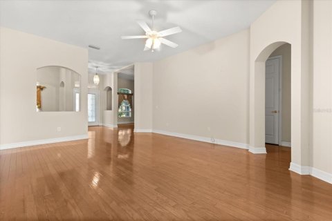 House in Tampa, Florida 4 bedrooms, 204.29 sq.m. № 2139998 - photo 4