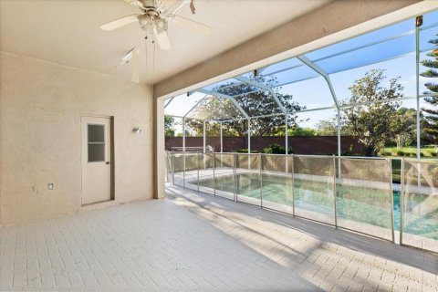 House in Tampa, Florida 4 bedrooms, 204.29 sq.m. № 2139998 - photo 17